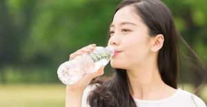 Uống nước mỗi ngày giúp giảm cân