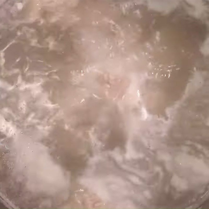 nấu nước dùng canh sườn bí đỏ