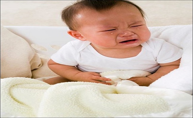 Trẻ quấy khóc khi bị tiêu chảy cấp độ 1