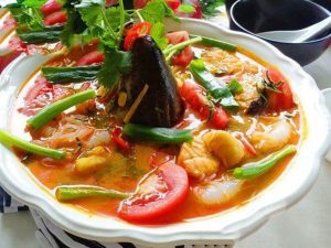 cách nấu đầu cá hồi nấu canh chua