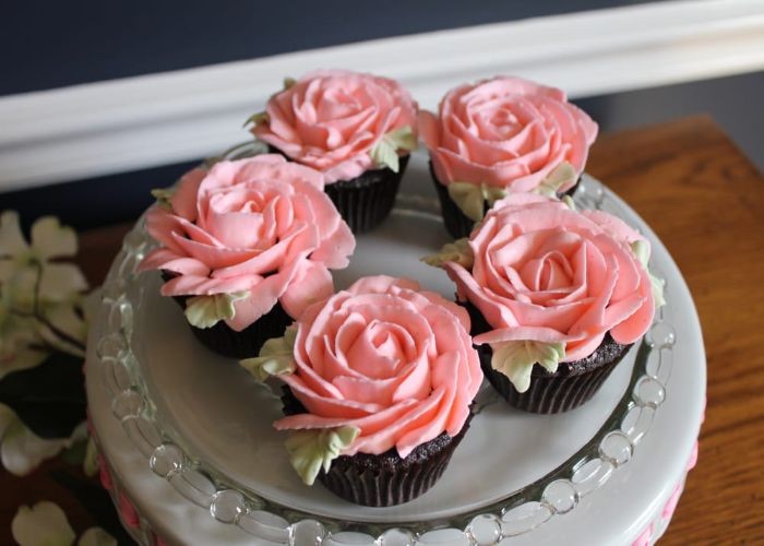 Cách làm bánh cupcake hoa hồng