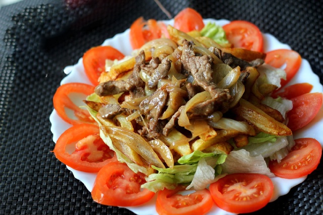 Salad Bo Khoai Tay Chien